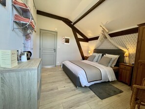 Double Room (Jaures) | Free WiFi, bed sheets - L'Oustaloise (Faugeres)