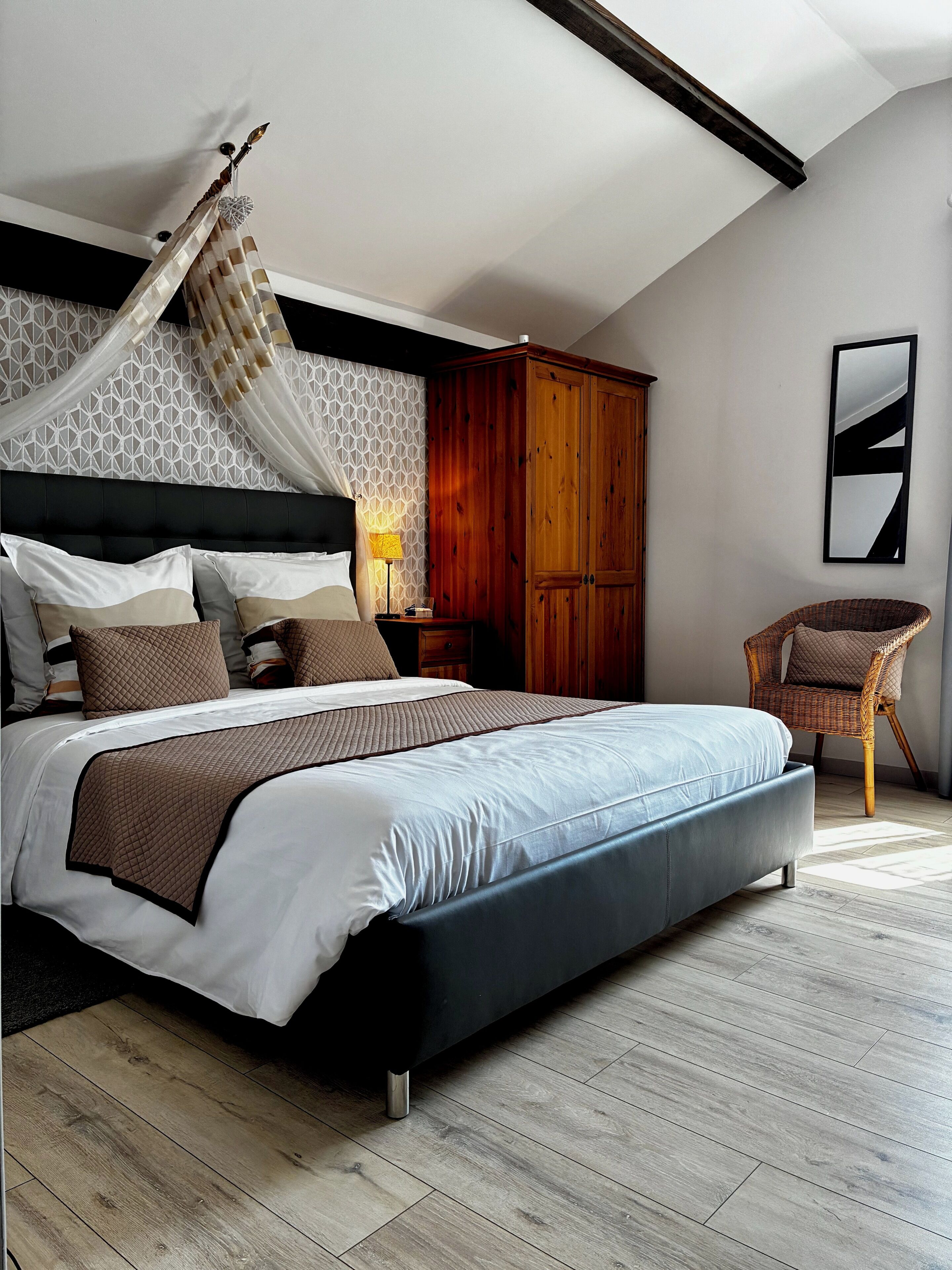 Double Room (Jaures) | Wi-fi percuma, cadar katil 