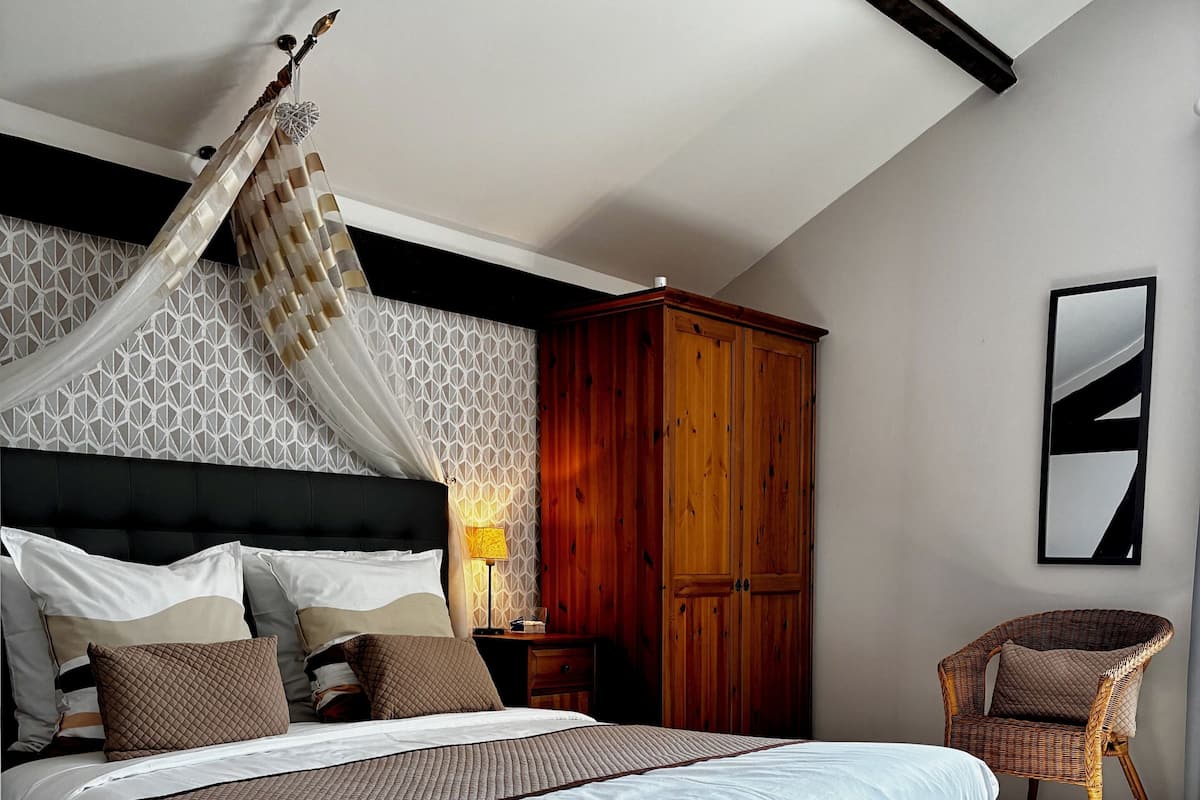 Double Room (Jaures)