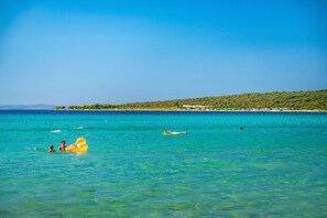 Apartamento, 1 habitación, balcón, vistas al jardín | Playa