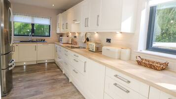Fridge, dishwasher, electric kettle, toaster