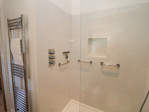 Shower - Causeway Hideaway (Sheffield)