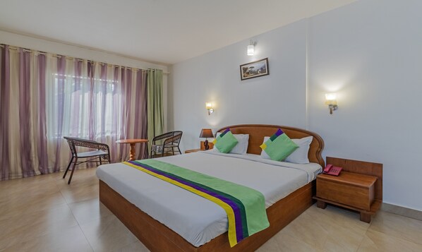 豪華客房 | 房內夾萬、書桌、熨斗/熨衫板、摺床/加床 (收費)