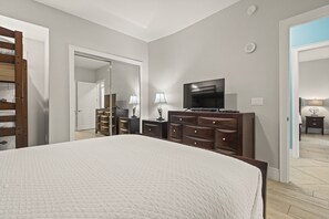 3 chambres, fer et planche à repasser, Wi-Fi, draps fournis