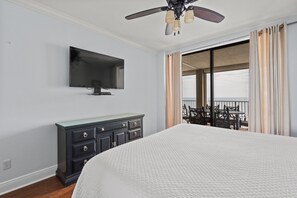 3 slaapkamers, een strijkplank/strijkijzer, gratis wifi, beddengoed