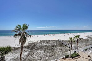 On the beach - Gulf Front Condo | Outdoor+Indoor Pools! (Orange Beach)