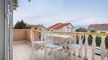 Appartement, 1 chambre, balcon, vue jardin | Enceinte de lâhĂ©bergement