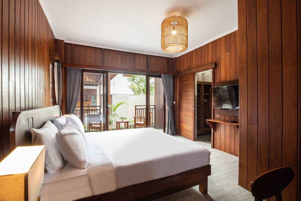 Standard Villa | Desk, free WiFi, bed sheets