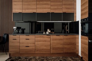 Comfort Apartment | Private kitchenette | Fridge, microwave, oven, stovetop - Botanic Apartments - LoftAffair (Kraków)