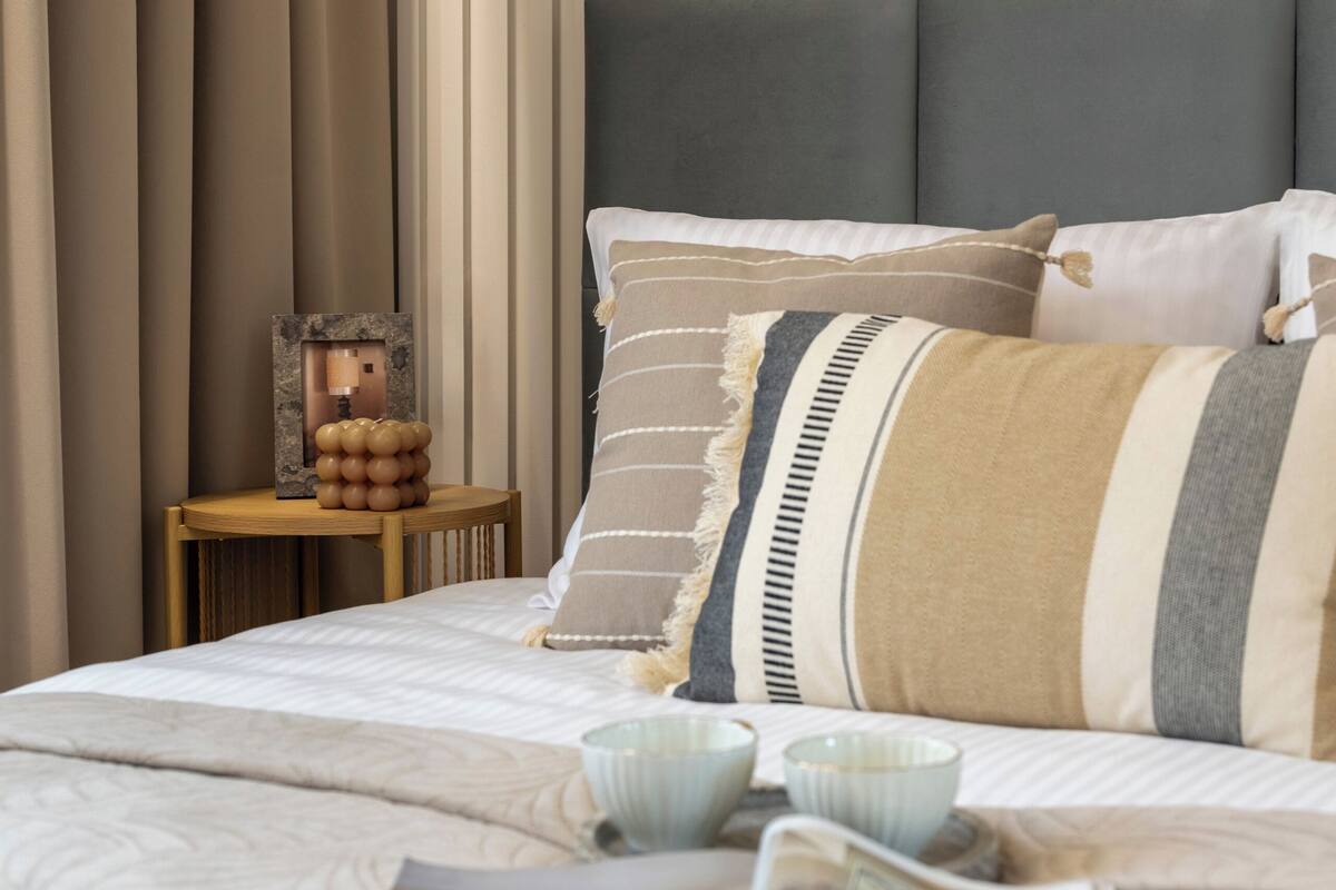Apartemen Desain | 1 kamar tidur, seprai premium, dan didekorasi berbeda-beda
