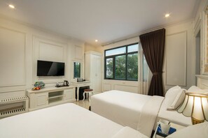 Family Room | 1 bedroom, free WiFi - Toan Thang Hotel by Bay Luxury (Hanoi)