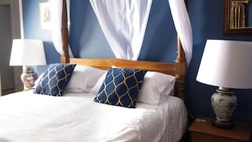 5 chambres, coffres-forts dans les chambres, bureau