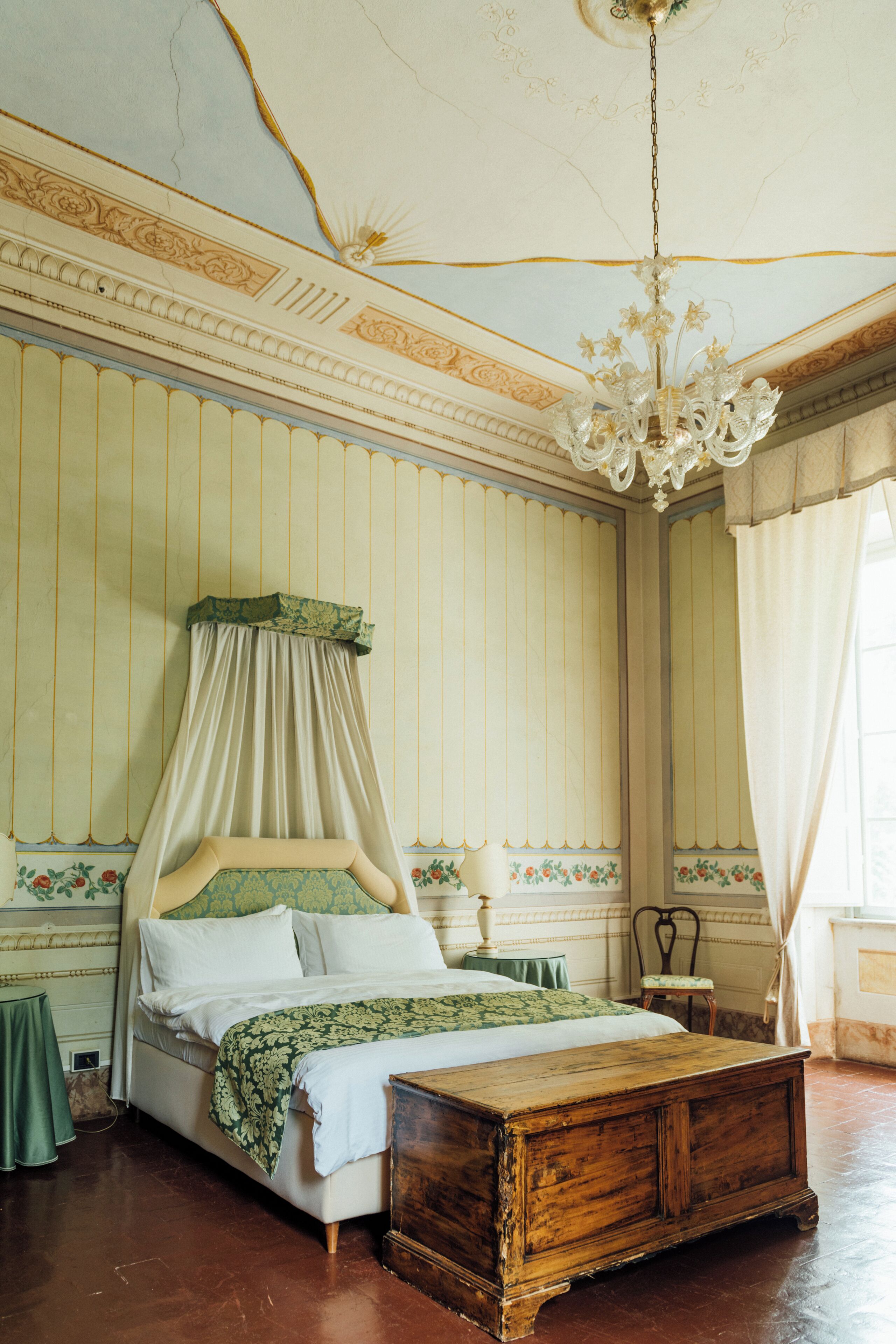 Deluxe Suite | Premium bedding, down duvets, individually decorated