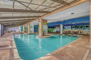 A heated pool - 🏖️Large Oceanfront~Lazy River~Awesome Amenities~ Caribbean Resort 1807🏖️ (Myrtle Beach)