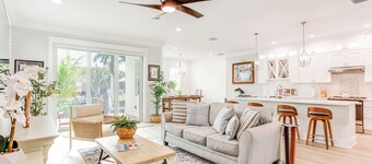 Private Pool: Waterfront Stuart Townhome!