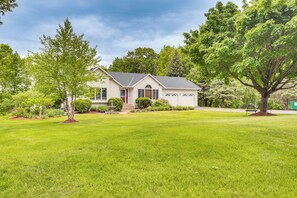 House (3 Bedrooms) | Interior - Lakefront Minnesota Vacation Rental w/ Dock (Annandale)