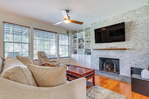House (3 Bedrooms) | Front of property
