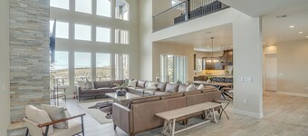 Spacious Utah Escape w/ Balcony & Mountain Views!