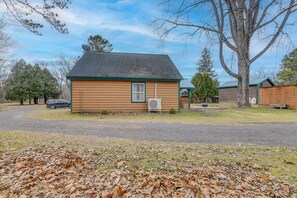 House (1 Bedroom) | Interior - Charming + Cozy Cabin Near Lake Champlain! (Peru)
