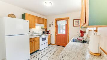 House (1 Bedroom) | Interior