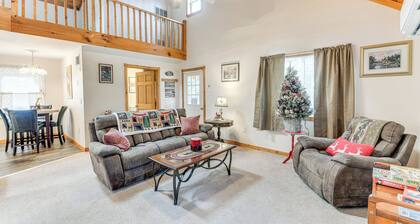 Charming + Cozy Cabin Near Lake Champlain!