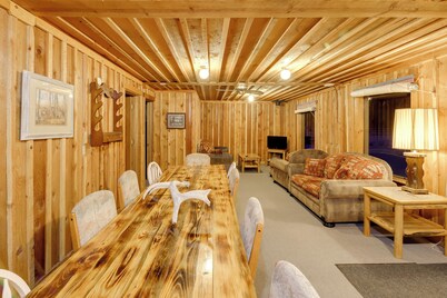 Quaint Deborgia Retreat: Black Diamond Guest Ranch