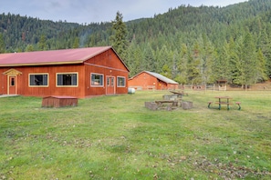 House (2 Bedrooms) | Interior - Quaint Deborgia Retreat: Black Diamond Guest Ranch (De Borgia)