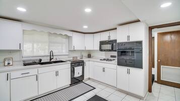 Vila (5 Bedrooms) | Interior