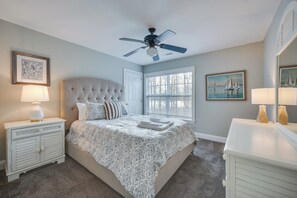 House (4 Bedrooms) | Interior - Spacious Mooresville Home w/ Lake Norman View! (Mooresville)