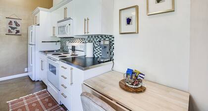 Cozy Alpine Cottage Near Casinos & Trails!