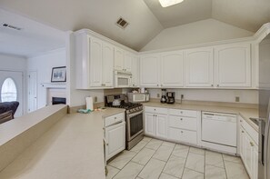 Casa (3 Bedrooms) | Cozinha privada | Toalhas de papel