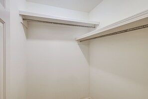 Interior - Raymond Home ~ 17 Mi to Downtown Jackson! (Raymond)