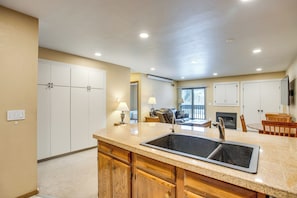 Interior - Easy Ski Shuttle Access! Winter Park Mtn Getaway (Winter Park)