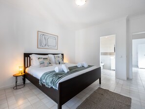 4 bedrooms, WiFi, bed sheets