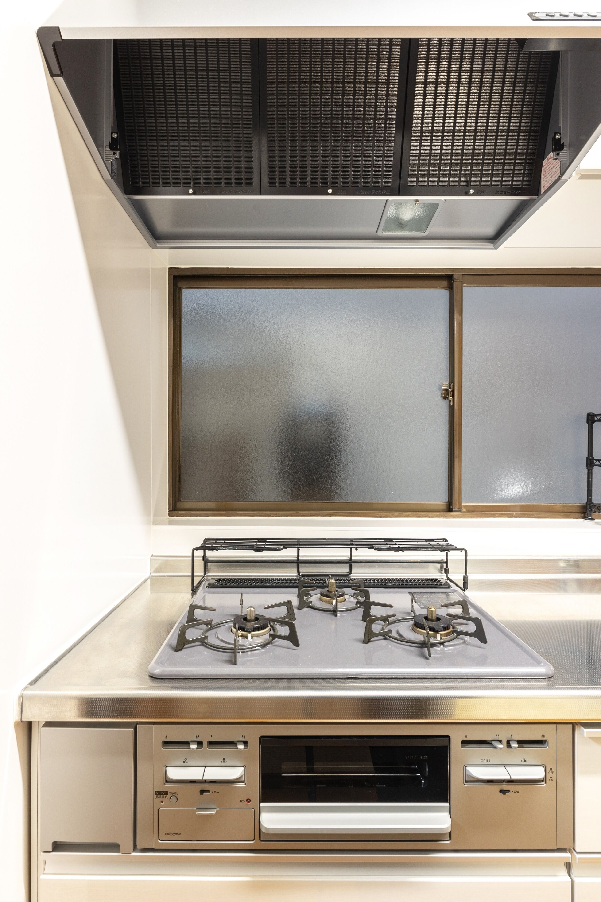 冷蔵庫、電子レンジ、コンロ、コーヒー / ティーメーカー