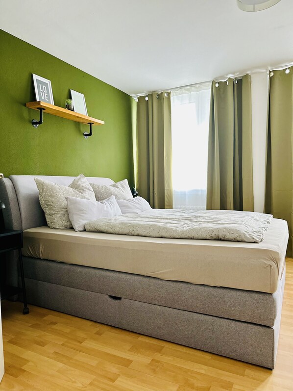 2 bedrooms, iron/ironing board, free WiFi, bed sheets