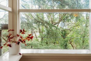 Interior - Luxury Treetop Escape with a Garden glasshouse (Kalorama)