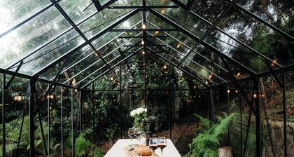 Luxury Treetop Escape with a Garden glasshouse