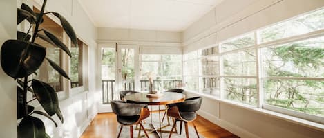 تناول الطعام