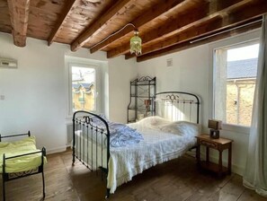 4 soverom, reiseseng for barn og wi-fi (inkludert)