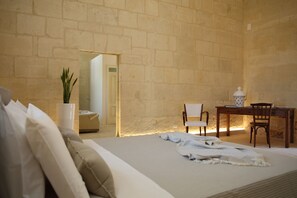 5 chambres, bureau, Wi-Fi, draps fournis