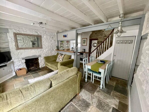 Cottage | Living area - Bos Cres - a Fisherman's Cottage in St Ives Town (St Ives)
