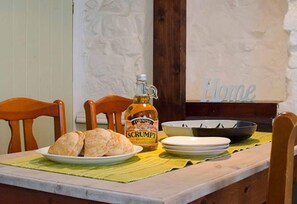 Cottage | Dining