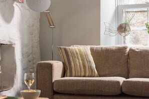 Cottage | Living area - Trelonie - a Fisherman's Cottage in St Ives Town (St Ives)