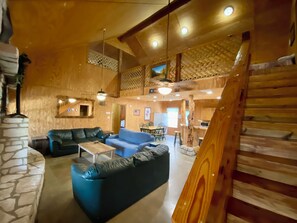 Smart TV, fireplace - 2 Pools! Heart of Concan~Huge Poolside Entertainment Area, Views, Cabana! (Concan)