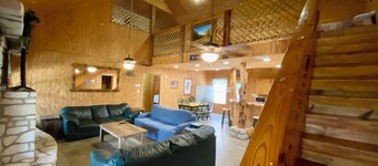 2 Pools! Adult & Kids Pools~Huge Poolside Entertainment Area, Cabana, Porch!