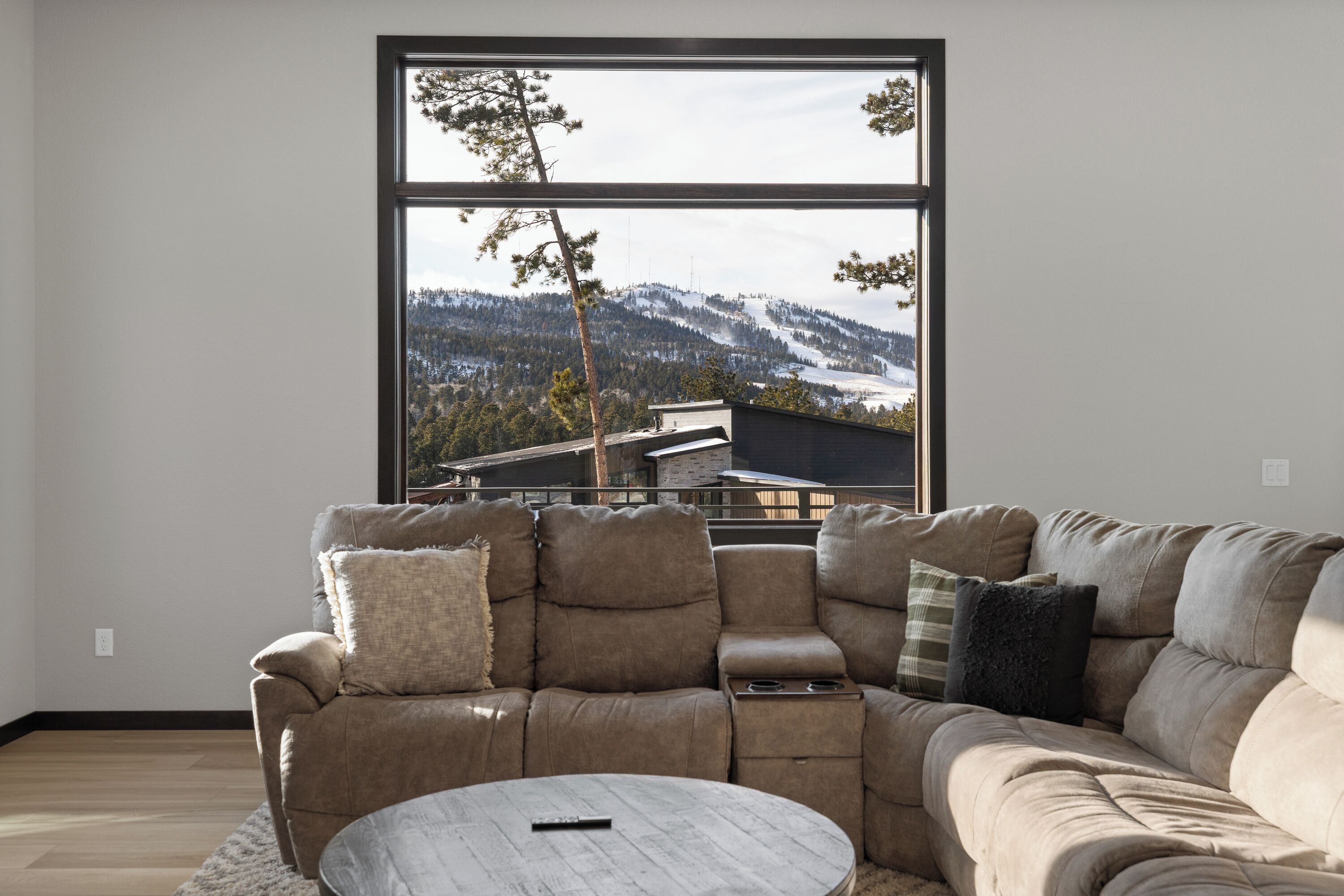 智能电视、壁炉