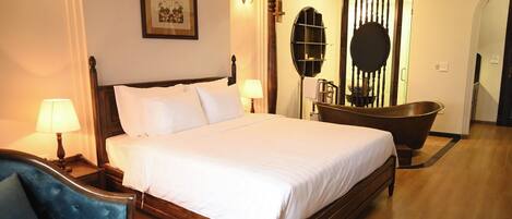 Executive Double Room | Desk, free WiFi, bed sheets