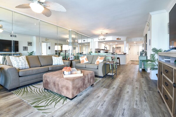 Smart TV - Coastal Dreaming at Inlet Reef Club! ๐ด (Destin)