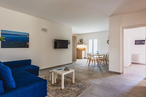 TV - Etna Mare Apt by Wonderful Italy - Stella Marina (Augusta)